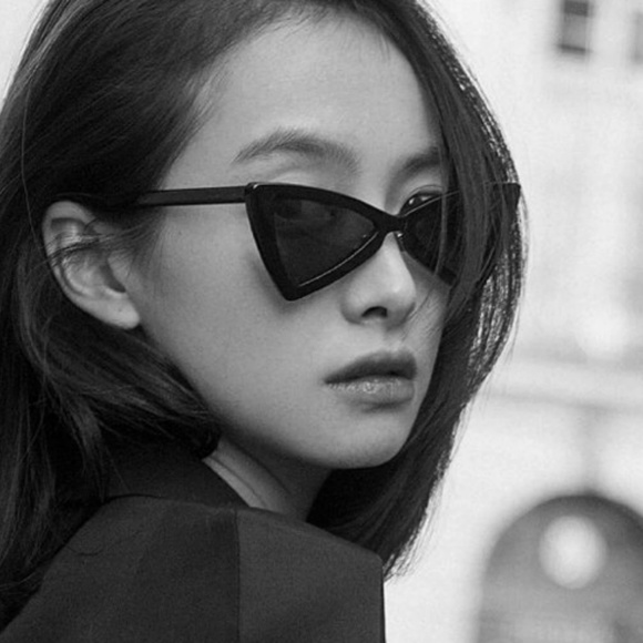 Accessories - NEW Black triangle cat eye sunglasses